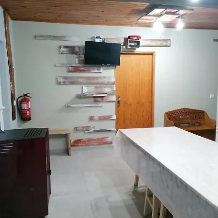 Casas Do Patrao Ii Sabugueiro (Guarda)