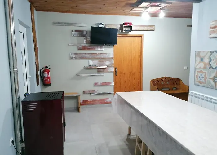 Casas Do Patrao Ii Sabugueiro (Guarda)